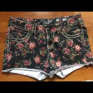 Size 27 Miss Me Shorts